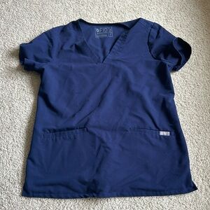 figs scrub top